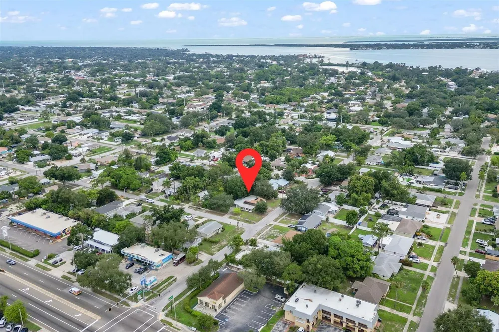 302 51ST STREET W Bradenton, FL 34209