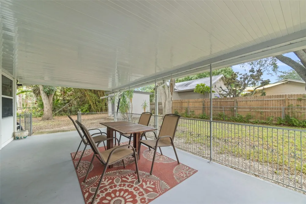 302 51ST STREET W Bradenton, FL 34209