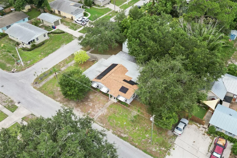 302 51ST STREET W Bradenton, FL 34209