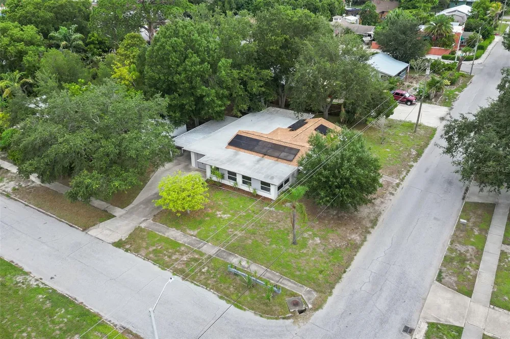 302 51ST STREET W Bradenton, FL 34209