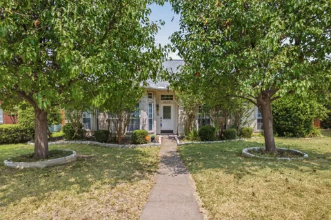 1517 Palisades Drive
