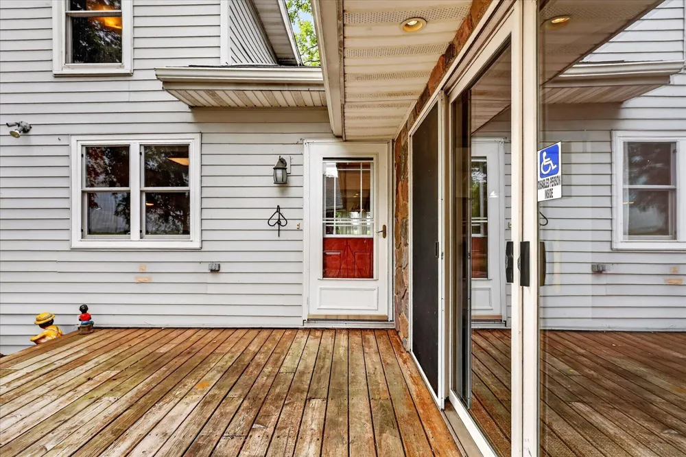 11012 Green Lake Road Middleville, MI 49333