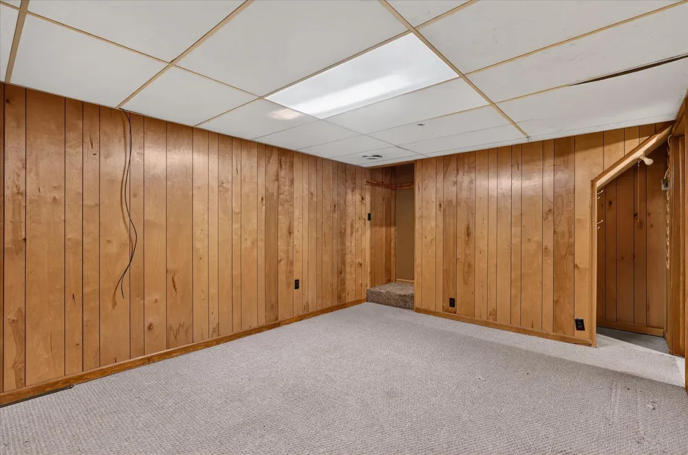 11012 Green Lake Road Middleville, MI 49333