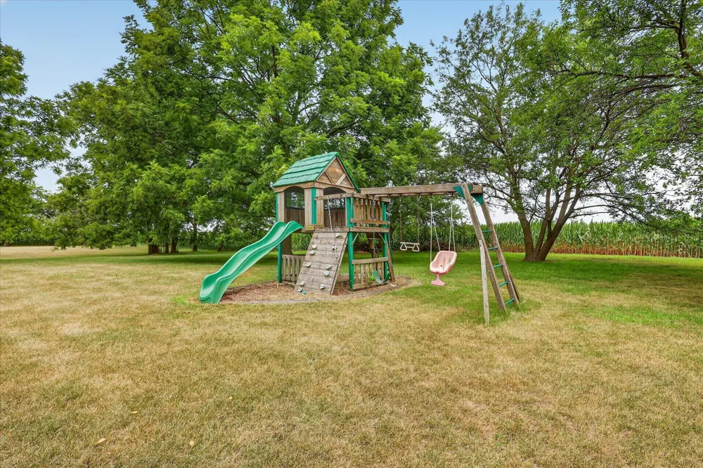 11012 Green Lake Road Middleville, MI 49333