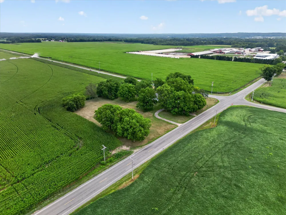 11012 Green Lake Road Middleville, MI 49333