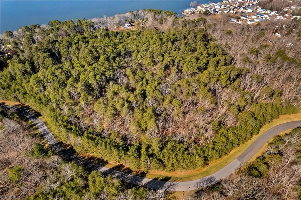 642 Whisper Lake Drive New London, NC 28127