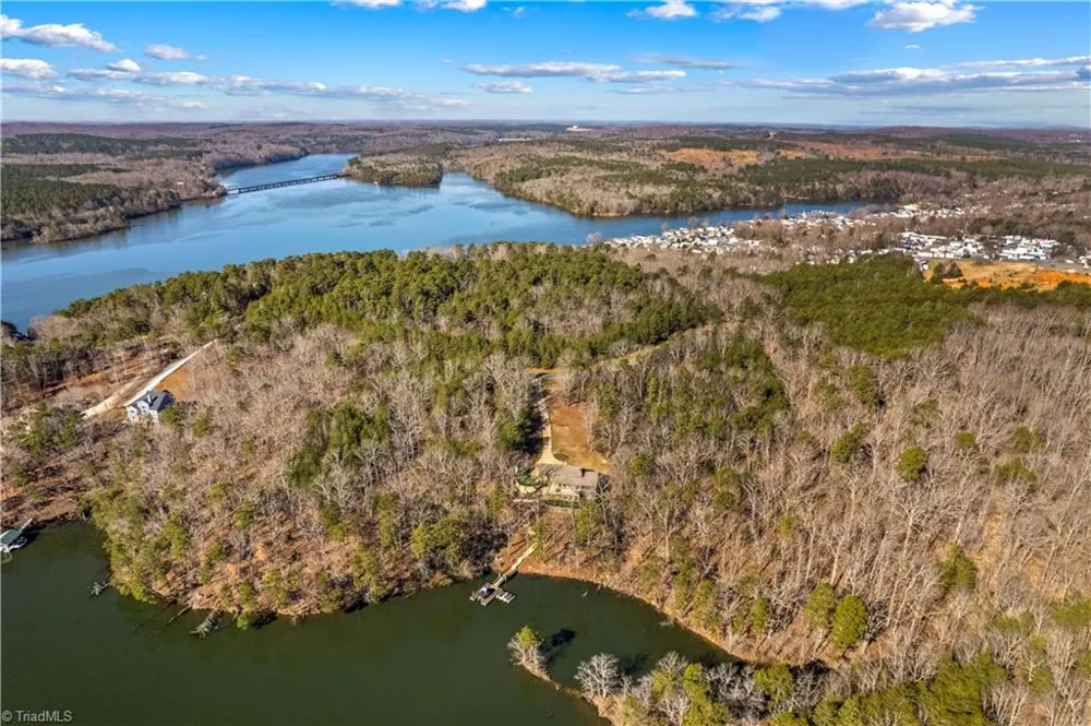 642 Whisper Lake Drive New London, NC 28127