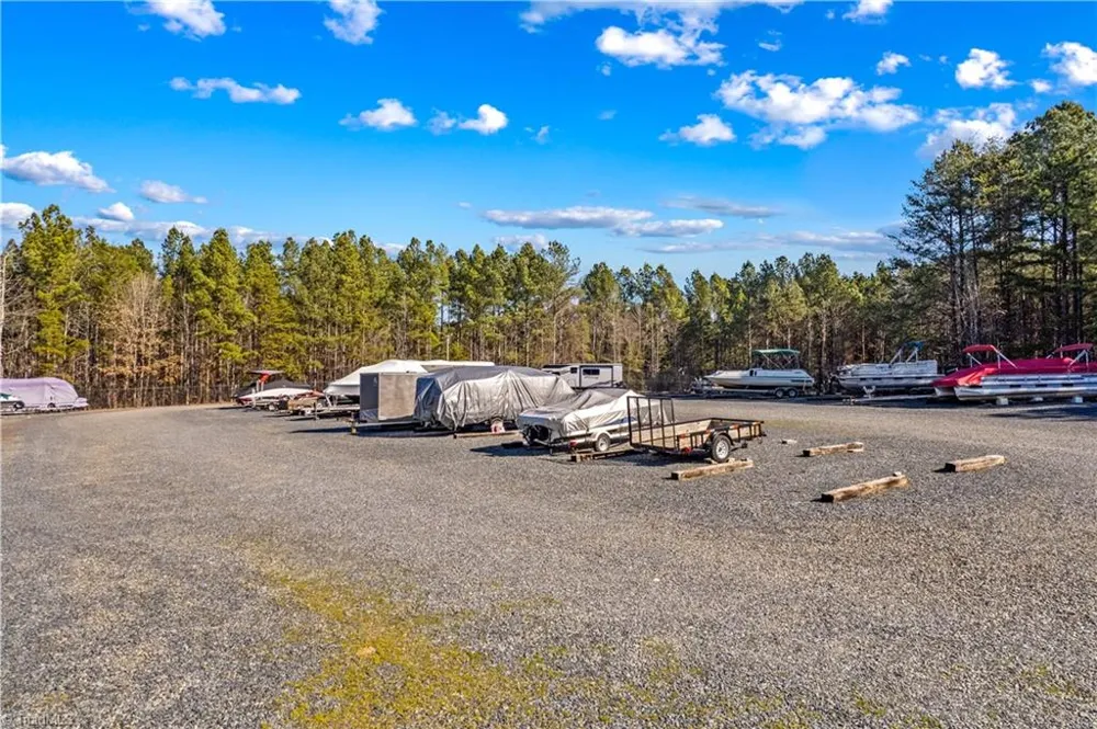 642 Whisper Lake Drive New London, NC 28127