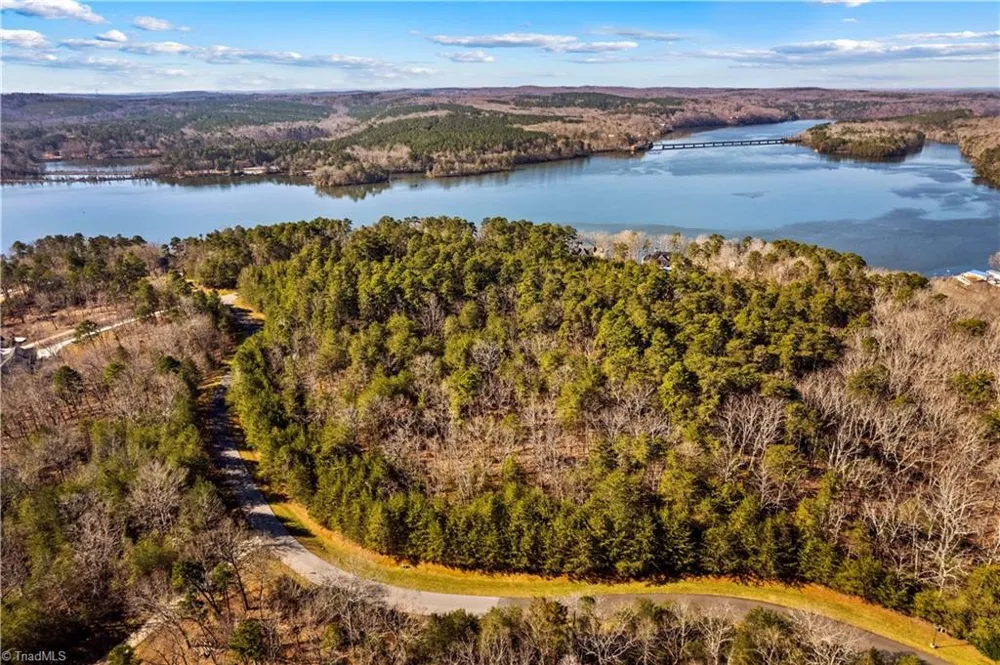 642 Whisper Lake Drive New London, NC 28127