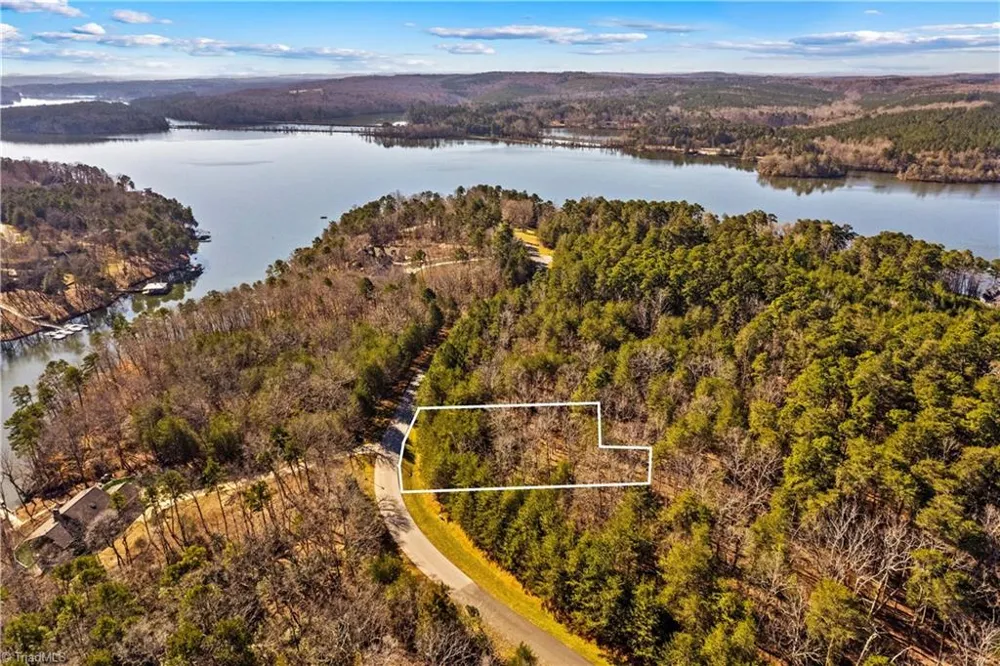 642 Whisper Lake Drive New London, NC 28127