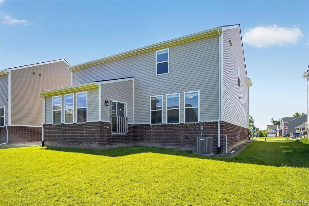 58676 Losino Drive Lyon Charter Township, MI 48178