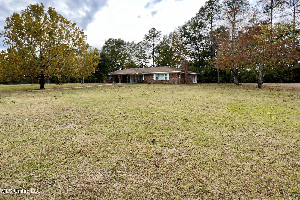 29129 J P Ladner Road Pass Christian, MS 39571