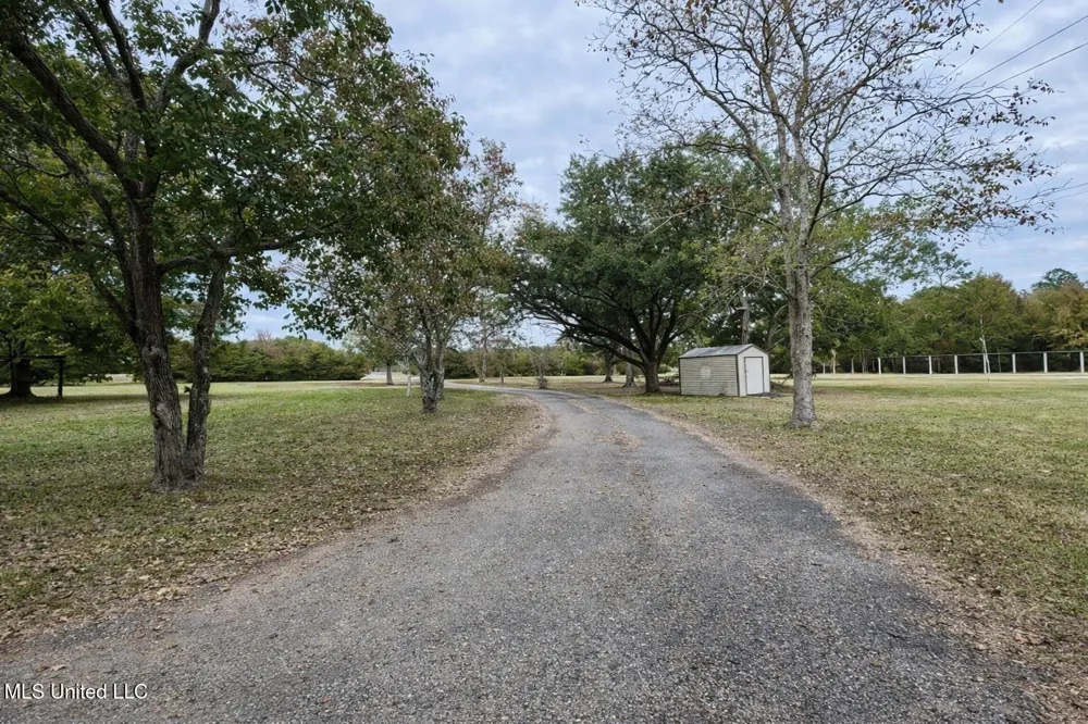 29129 J P Ladner Road Pass Christian, MS 39571
