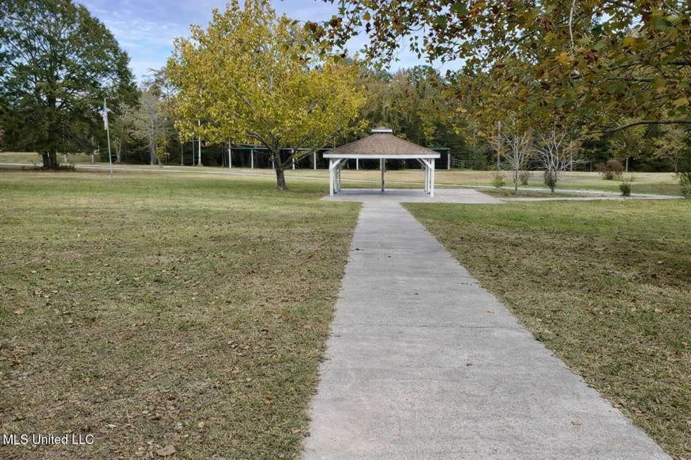 29129 J P Ladner Road Pass Christian, MS 39571