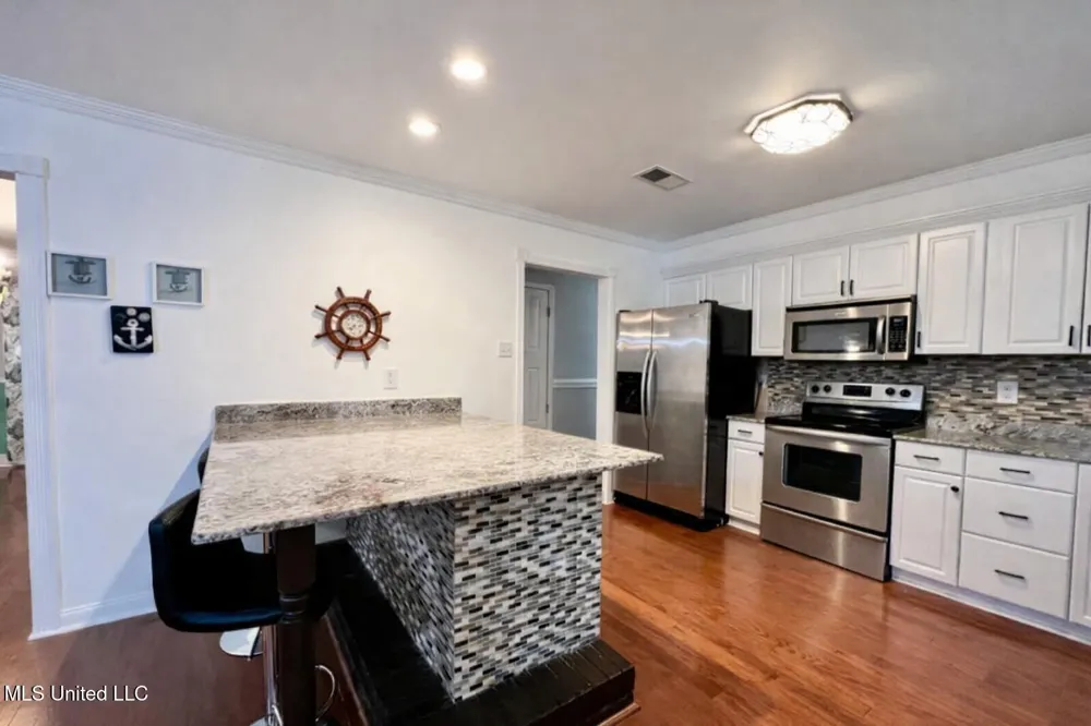 29129 J P Ladner Road Pass Christian, MS 39571