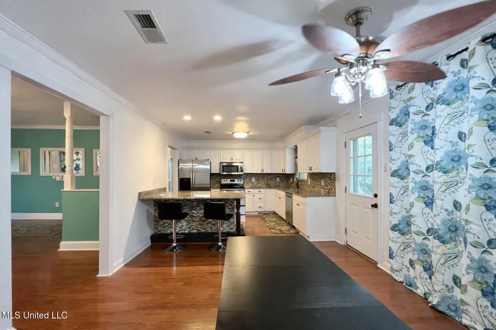 29129 J P Ladner Road Pass Christian, MS 39571