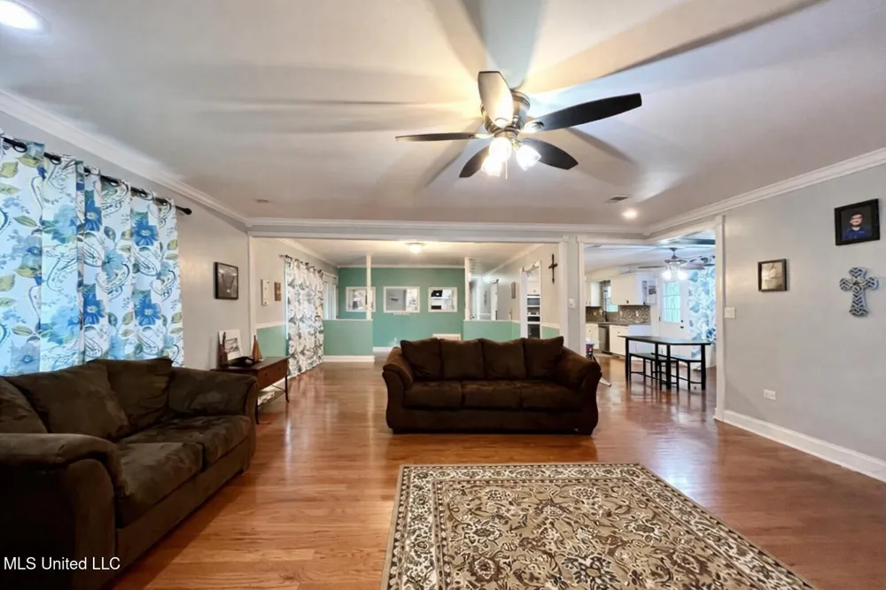 29129 J P Ladner Road Pass Christian, MS 39571