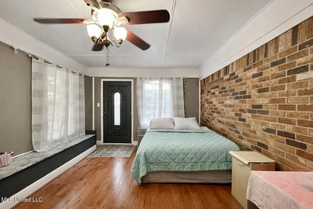 29129 J P Ladner Road Pass Christian, MS 39571