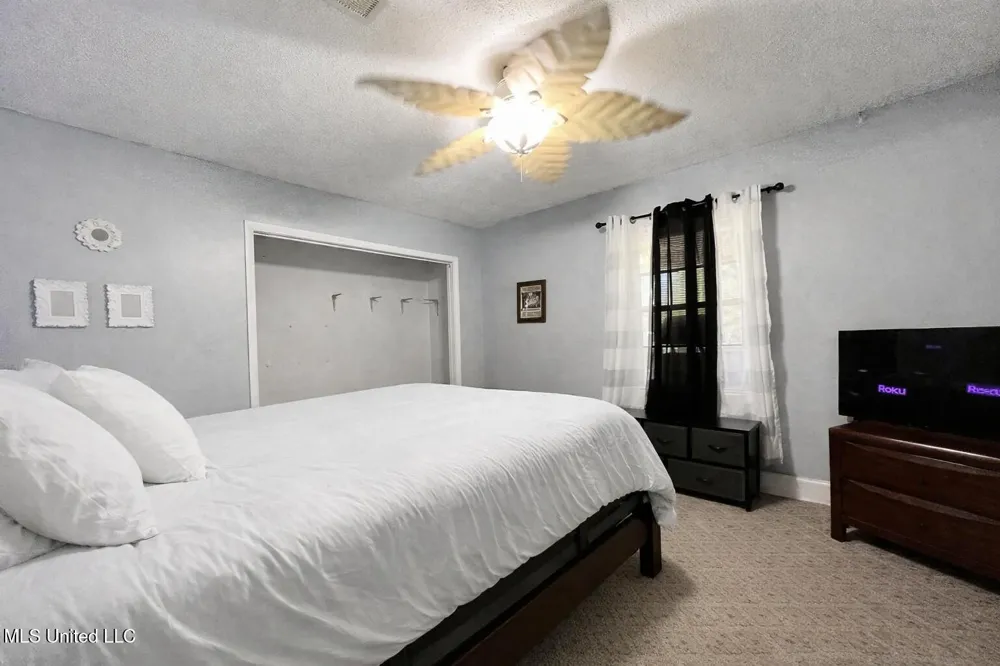29129 J P Ladner Road Pass Christian, MS 39571