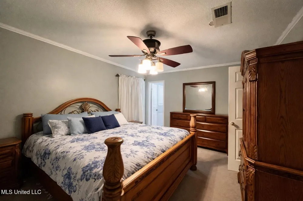 29129 J P Ladner Road Pass Christian, MS 39571