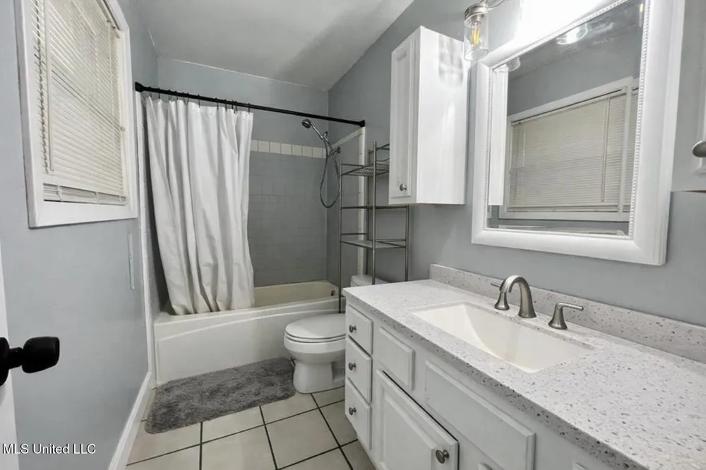 29129 J P Ladner Road Pass Christian, MS 39571