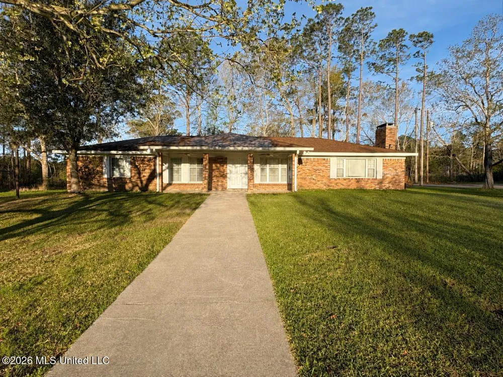 29129 J P Ladner Road Pass Christian, MS 39571