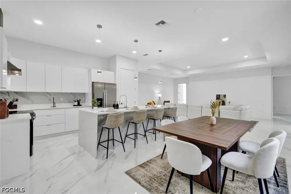 Royal Circle Labelle, FL 33935