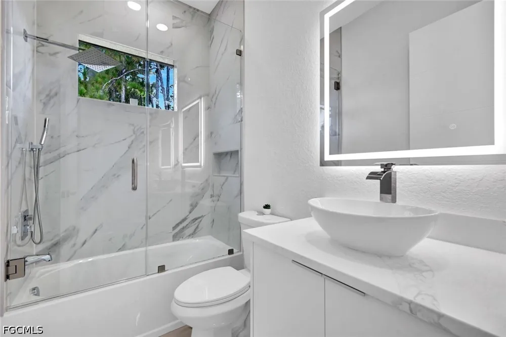 Royal Circle Labelle, FL 33935