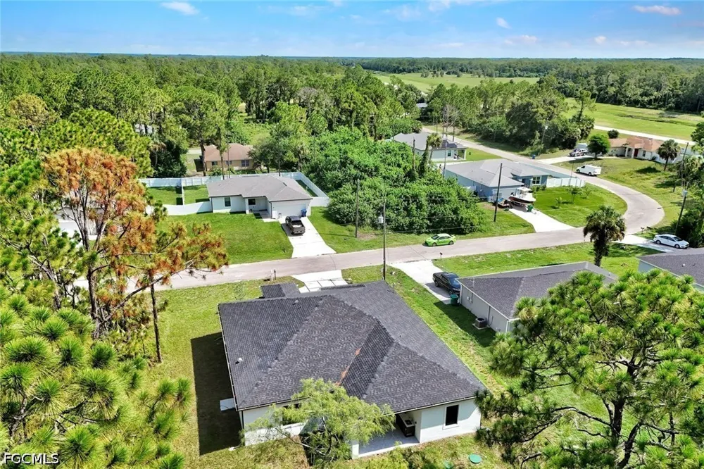 Royal Circle Labelle, FL 33935