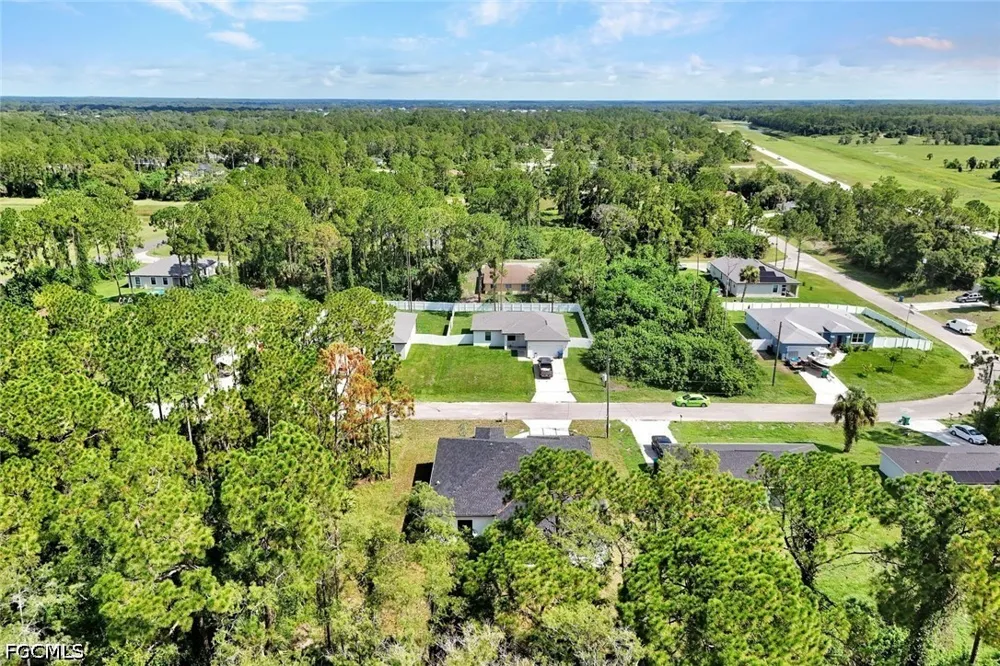Royal Circle Labelle, FL 33935