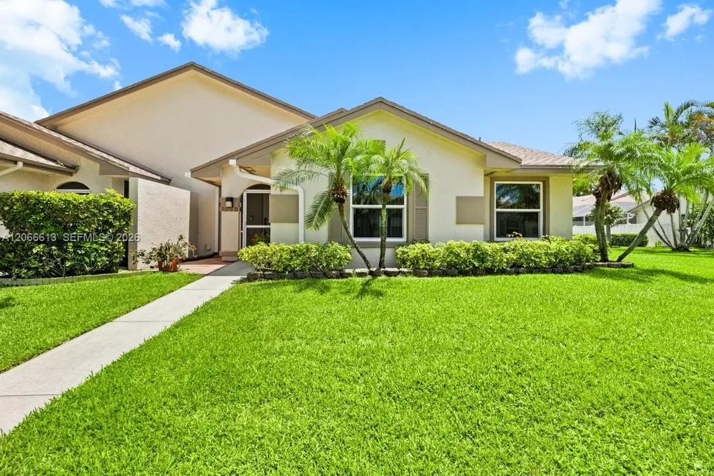 9370 BOCA GARDENS PKWY #D Boca Raton, FL 33496