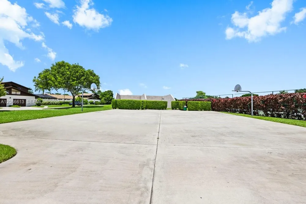 9370 BOCA GARDENS PKWY #D Boca Raton, FL 33496