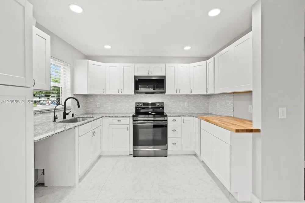 9370 BOCA GARDENS PKWY #D Boca Raton, FL 33496