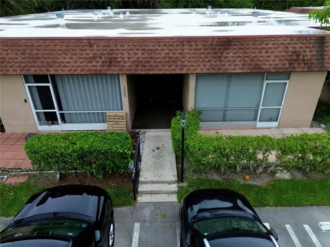 1904 Palmland Dr #3