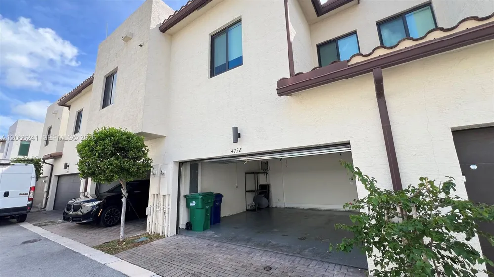 4738 NW 83rd Path #4738 Doral, FL 33166