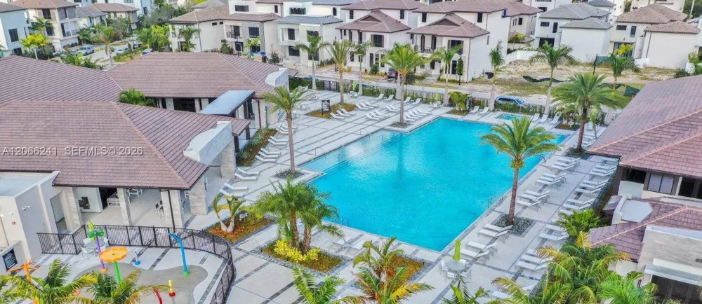 4738 NW 83rd Path #4738 Doral, FL 33166