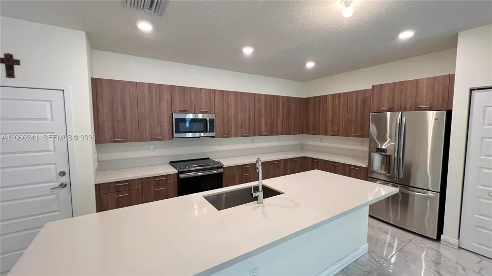 4738 NW 83rd Path #4738 Doral, FL 33166