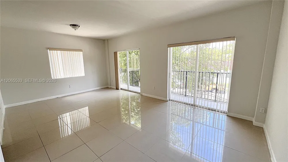 909 SW 15 AV #1 Miami, FL 33135