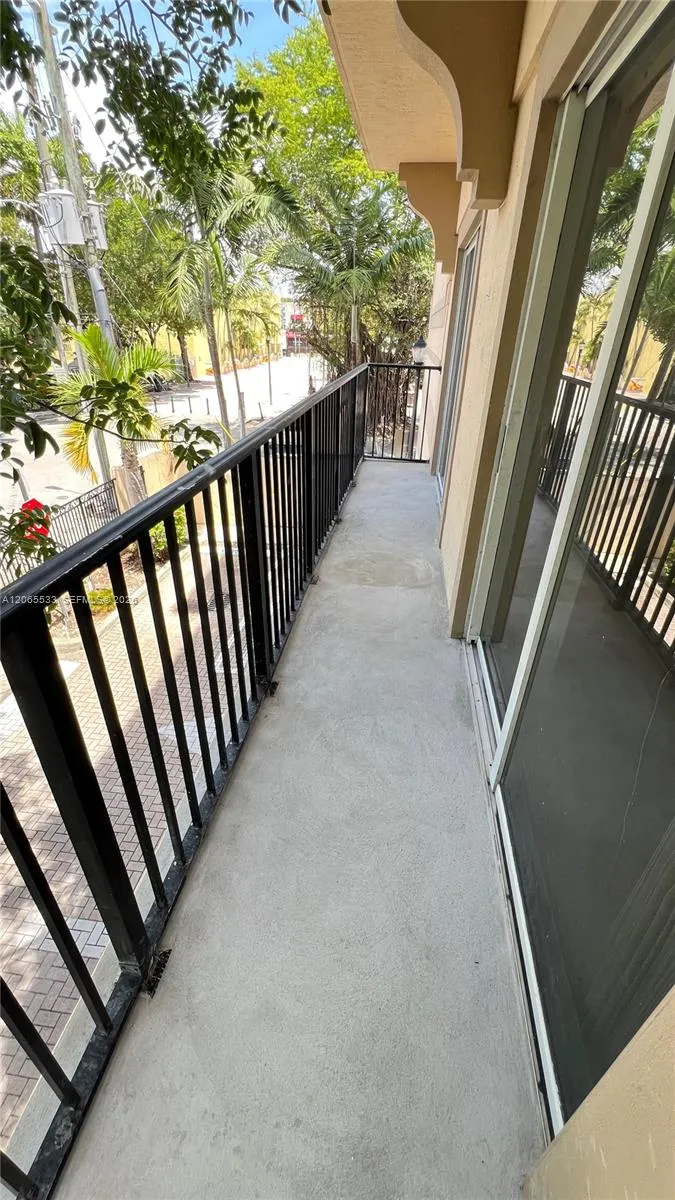 909 SW 15 AV #1 Miami, FL 33135