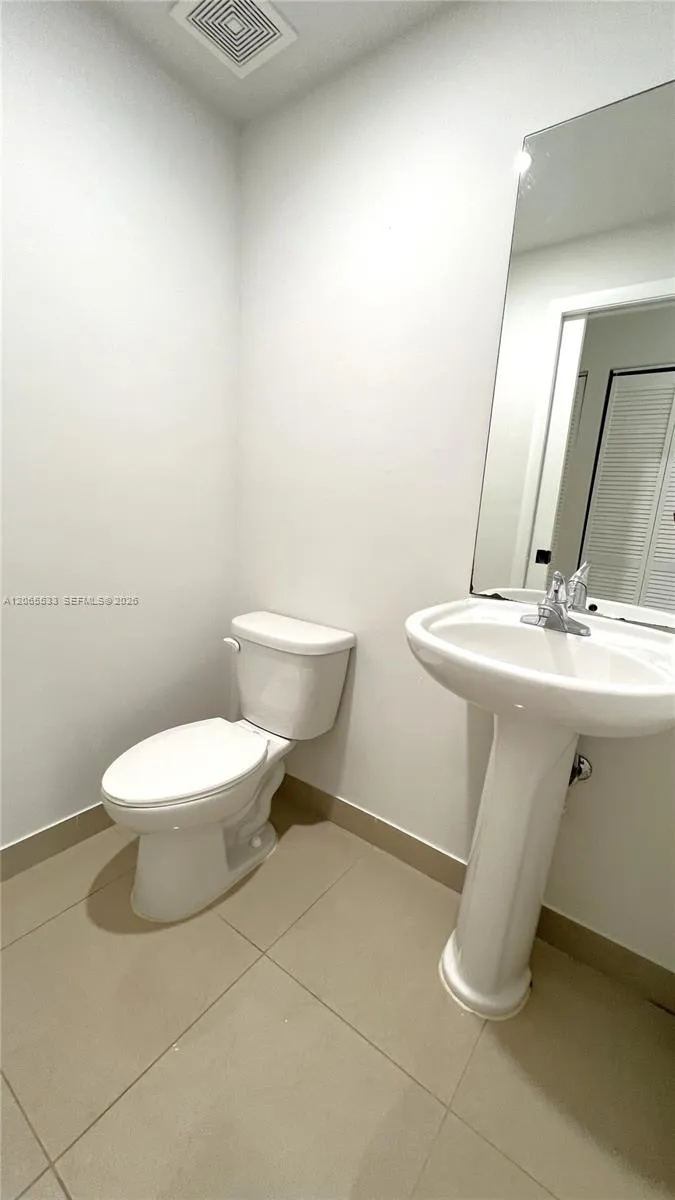 909 SW 15 AV #1 Miami, FL 33135