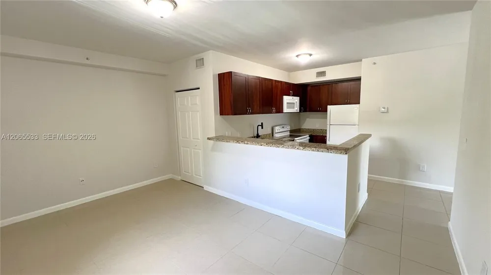 909 SW 15 AV #1 Miami, FL 33135