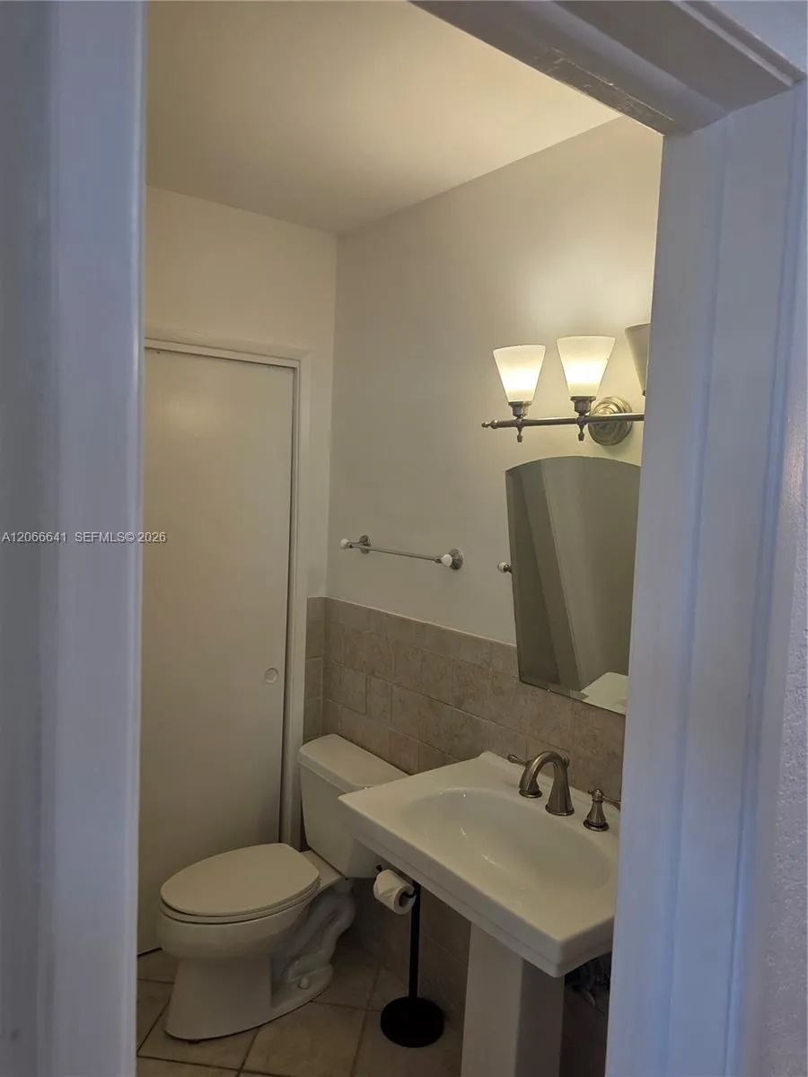 1500 SE 15th St #318 Fort Lauderdale, FL 33316