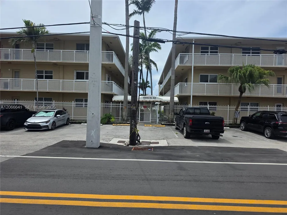 1500 SE 15th St #318 Fort Lauderdale, FL 33316