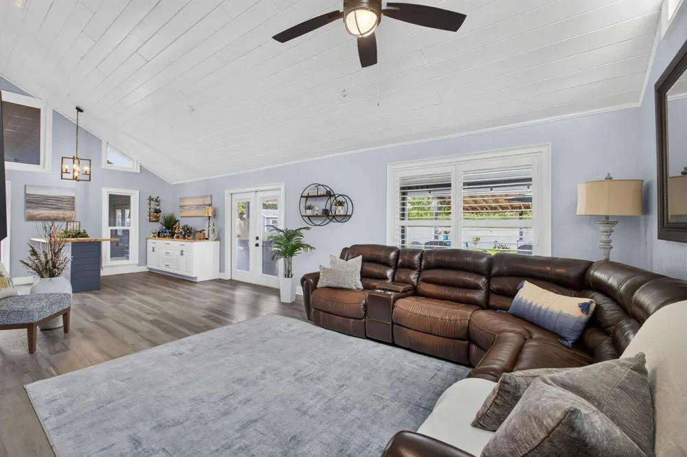 5723 SE ORANGE BLOSSOM TRAIL Hobe Sound, FL 33455