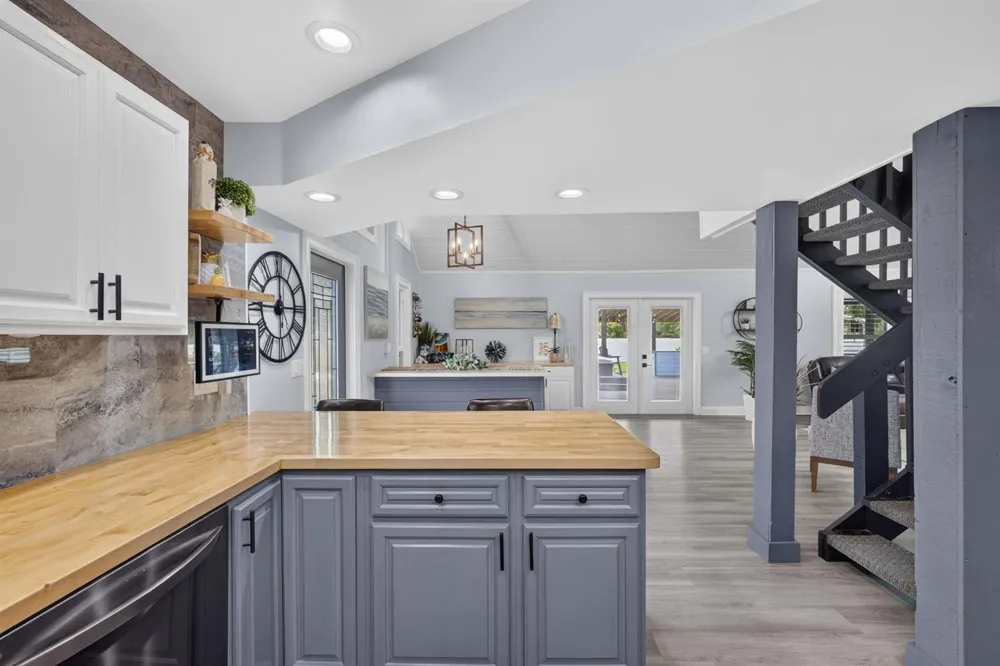 5723 SE ORANGE BLOSSOM TRAIL Hobe Sound, FL 33455