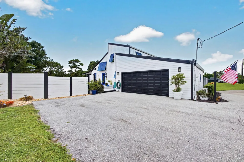 5723 SE ORANGE BLOSSOM TRAIL Hobe Sound, FL 33455