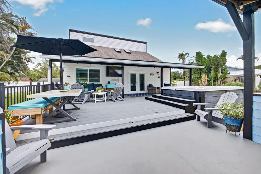 5723 SE ORANGE BLOSSOM TRAIL Hobe Sound, FL 33455