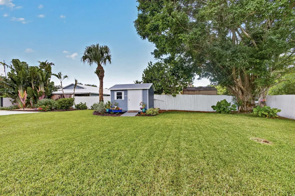 5723 SE ORANGE BLOSSOM TRAIL Hobe Sound, FL 33455
