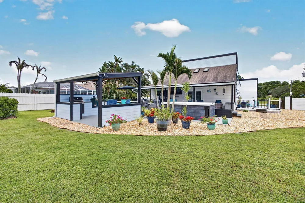 5723 SE ORANGE BLOSSOM TRAIL Hobe Sound, FL 33455