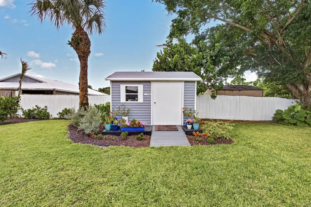 5723 SE ORANGE BLOSSOM TRAIL Hobe Sound, FL 33455